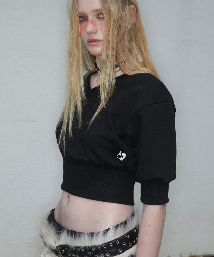 Nasnoing Crossed Crop Sweatshirt (Black)