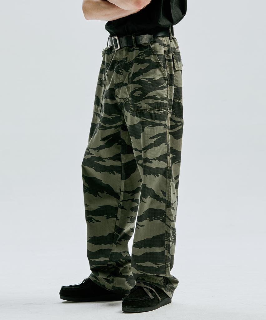 KND Loose Fit Tiger Camo Fatigue Pants