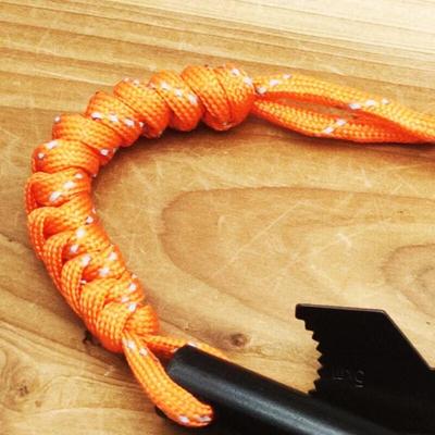 Outdoor Survival Paracord Whistle with Fire Starter