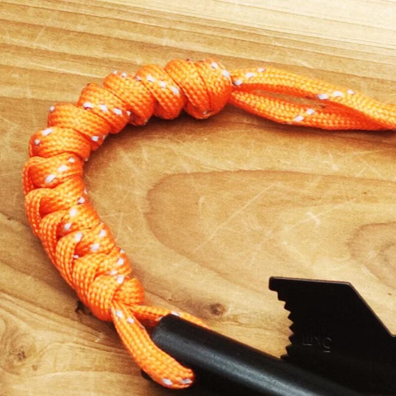 Outdoor Survival Paracord Whistle with Fire Starter
