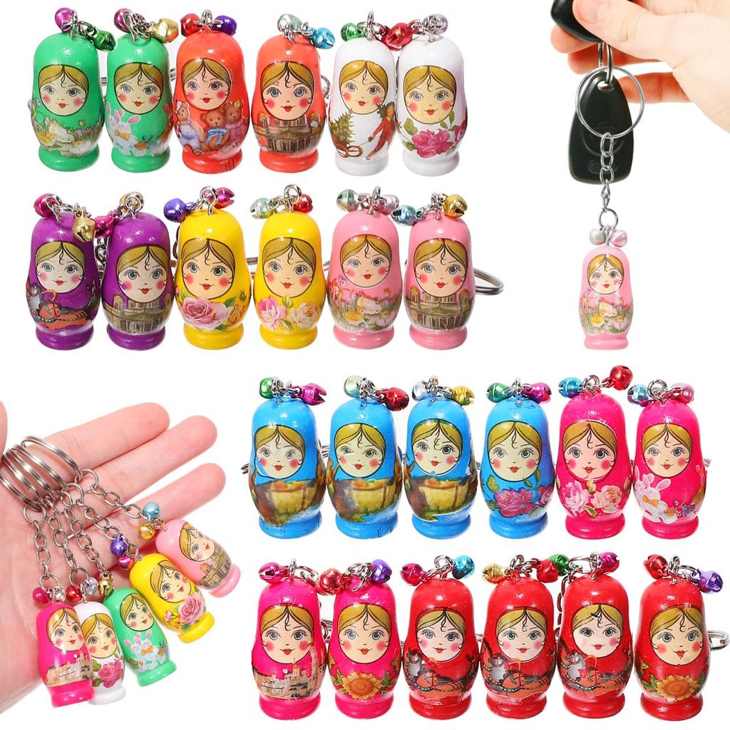 DEARMAMY Süße kleine Matroschka Schlüsselanhänger, Set von 12, Lustige Taschenanhänger, Perfekt für Weihnachten oder Halloween, Zufällige Designs