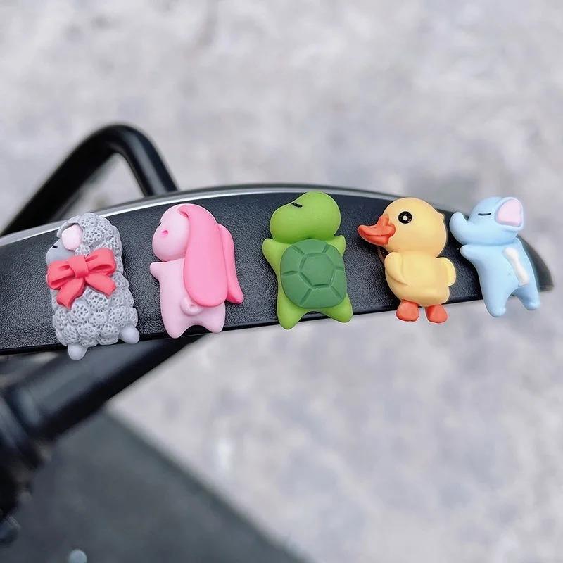 Mini Cartoon Schlafende Tier Ornamente Auto Armaturenbrett Niedliche Spielzeug Tiere Dekoration Ornament Auto Anhänger Dekor