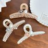 Crafted Retro Beautifully Hair Claw Clip With Elegant Pearl Design For Looks Sophisticated