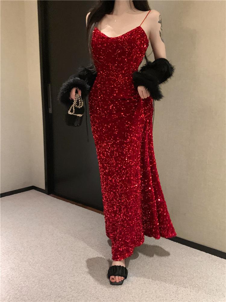 French Temperament Celebrity Suspender Dress, the New High-end Sense Is Super Good-looking, with Sequined Banquet Hip Skirt.
