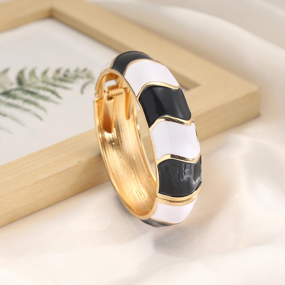 DIEZI 17 Colors Bohemian Irregular Enamel Cuff Bangles Hip Hop Geometric Gold Color Metal Wide Bracelet For Women Men Jewelry