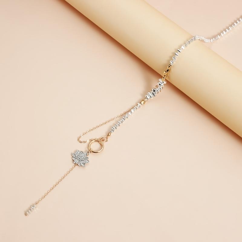 Alloy Crafted Crystals Flower Pendant Necklace with Adjustable Chain for Comfortable and Sophisticated Styles