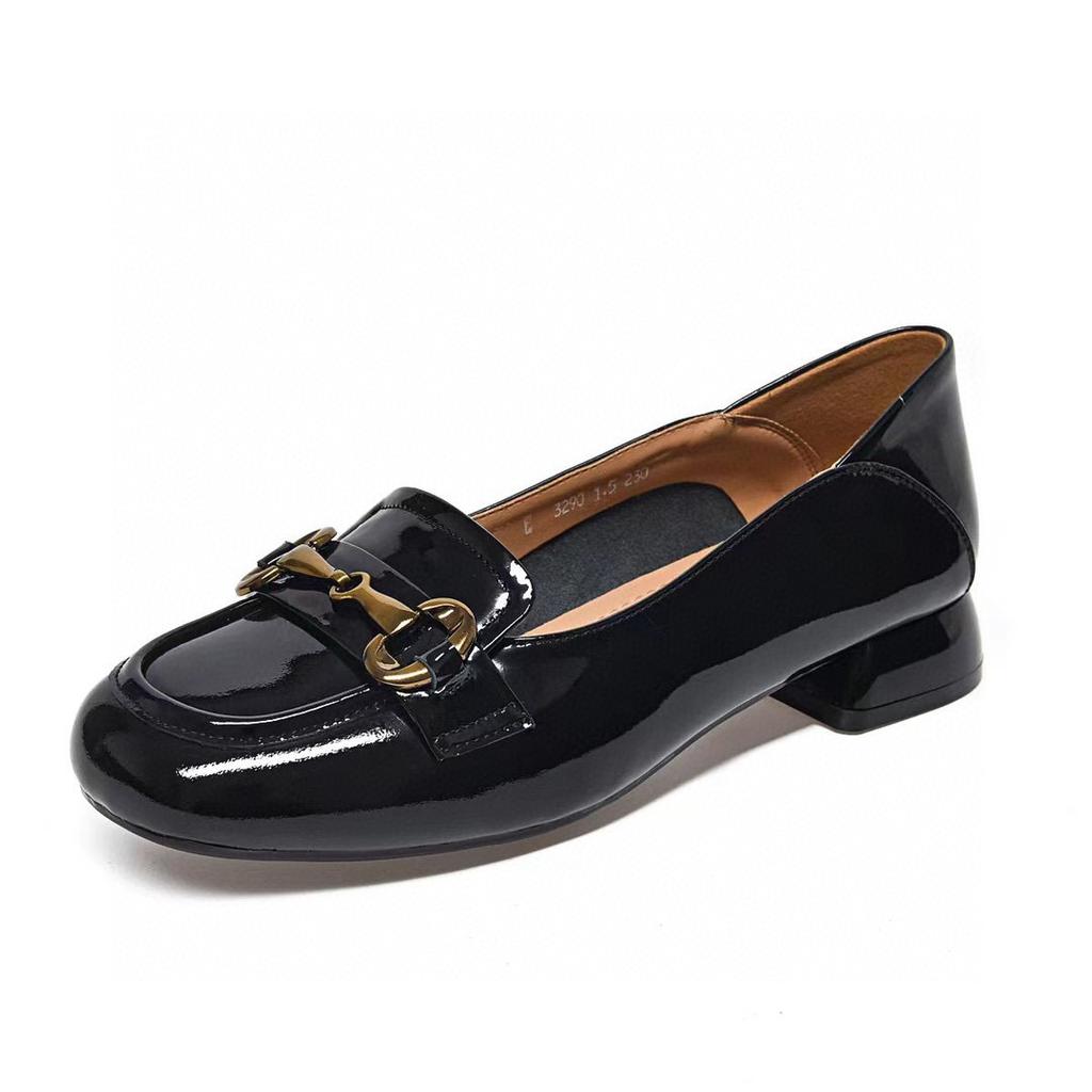 Rundkopf flacher Ausschnitt Einzelne Schuhe Damen Frühling und Sommer neu Kuh Lackleder Metallschnalle niedriger Absatz Damen bequeme kleine Lederschuhe