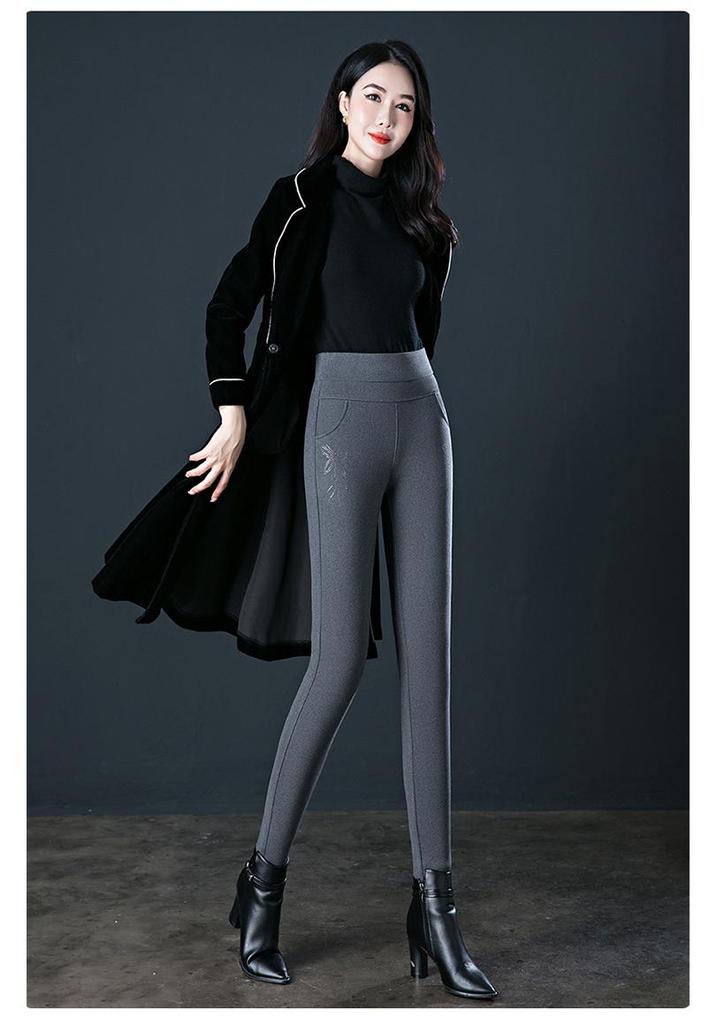2025 Stylish Plus Size High Waist Elastic Velvet Cropped Skinny Pants - Autumn/Winter Collection