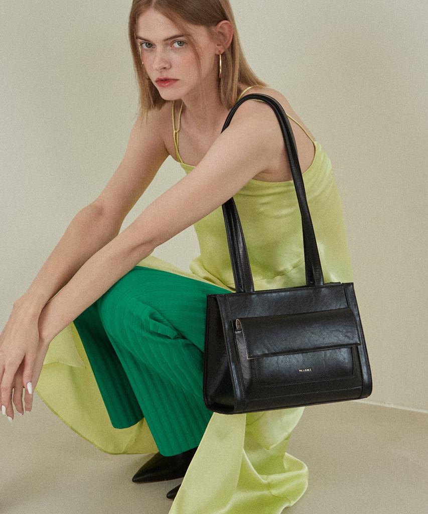 Mclanee 554 Elu Shoulder Bag