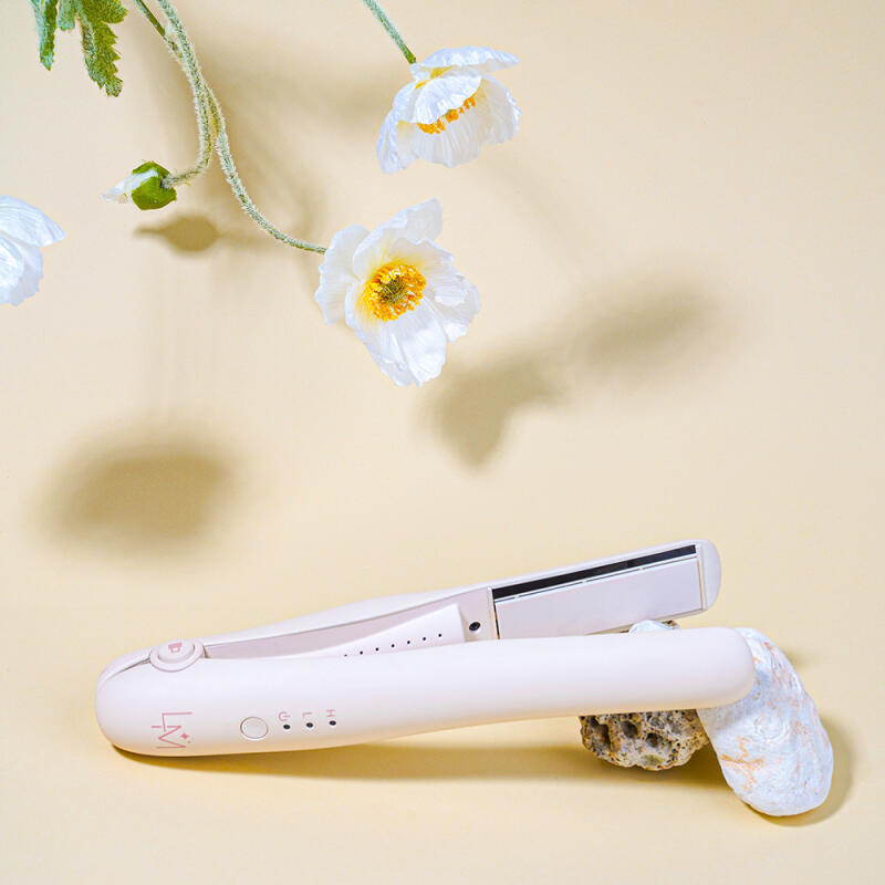Cordless hair straightener vanilla cream