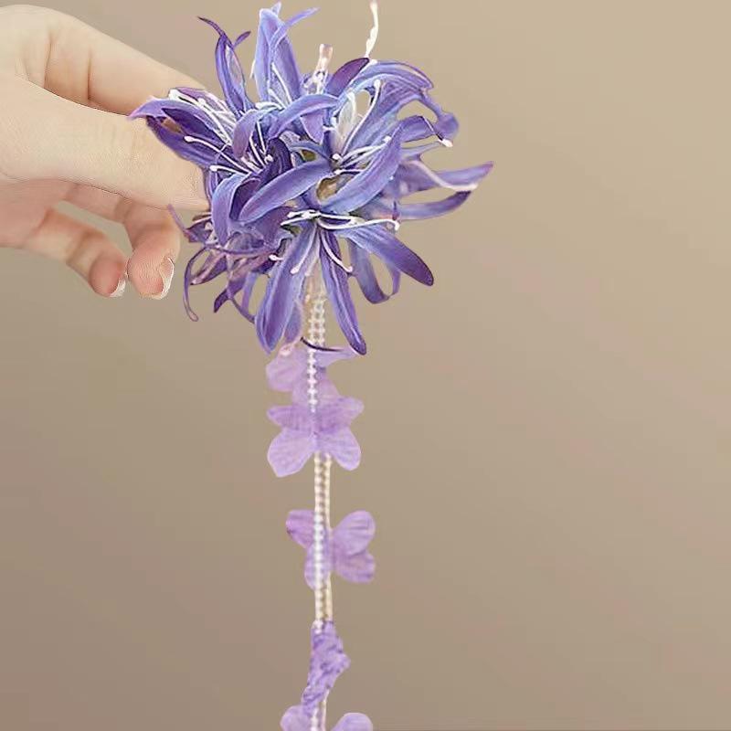 Purple Lycoris Tassel Claw Clip: Elegant Spring/Summer Hair Accessory.