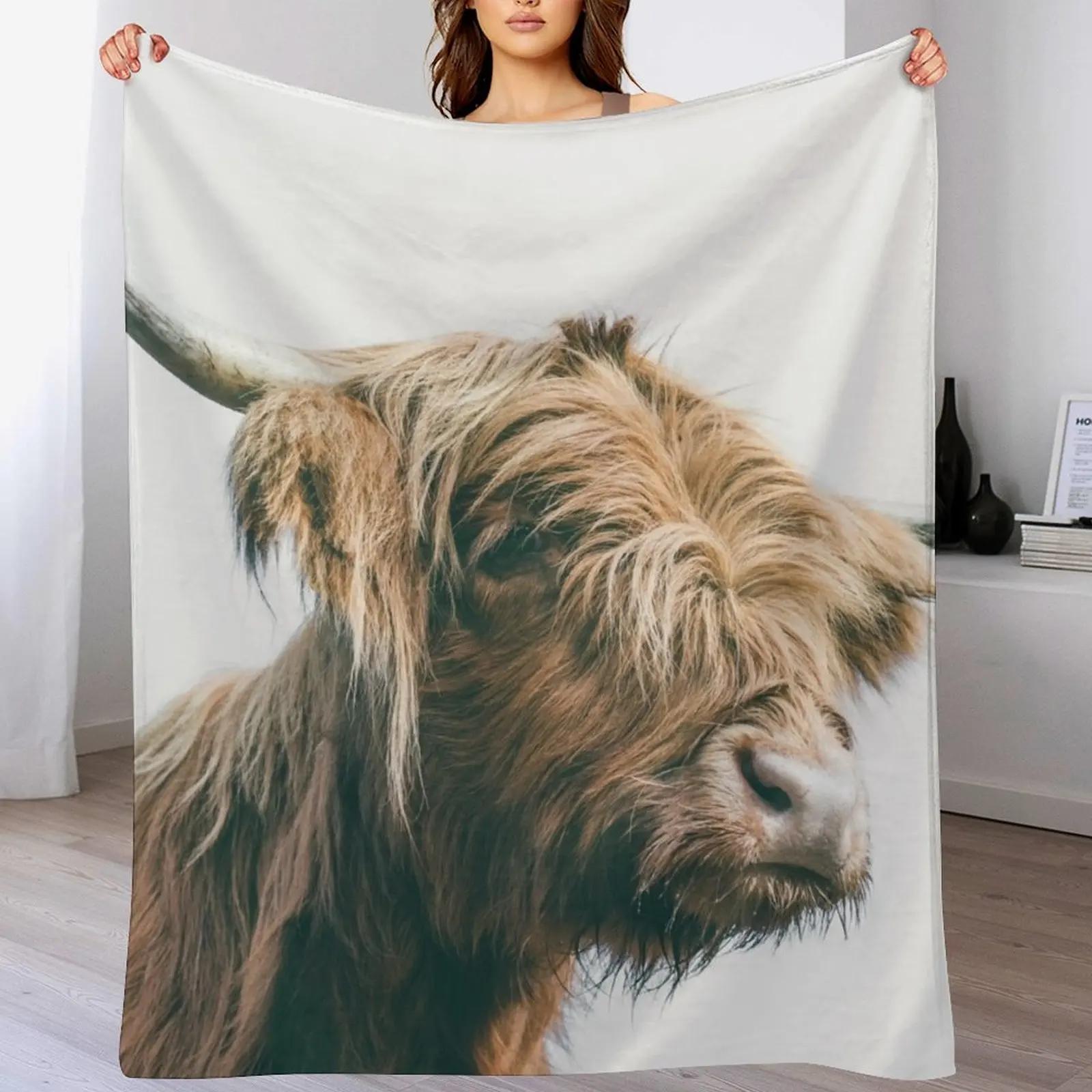 Majestic Highland cow portrait Throw Blanket Easy Care Comfortable Blanket for Couch 102x76cm(40x30in)