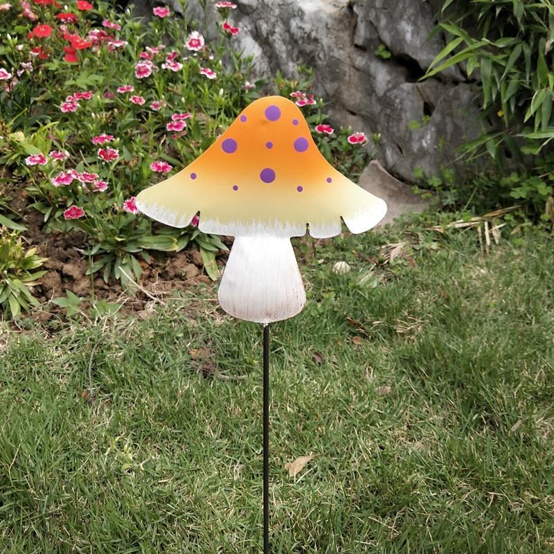 Small Mushroom Metal Landscape Craft Simulation Ornament for Courtyard Villa Outdoor Garden Decoration Small Mushroom Wrought Iron Plugin 6 Pcs