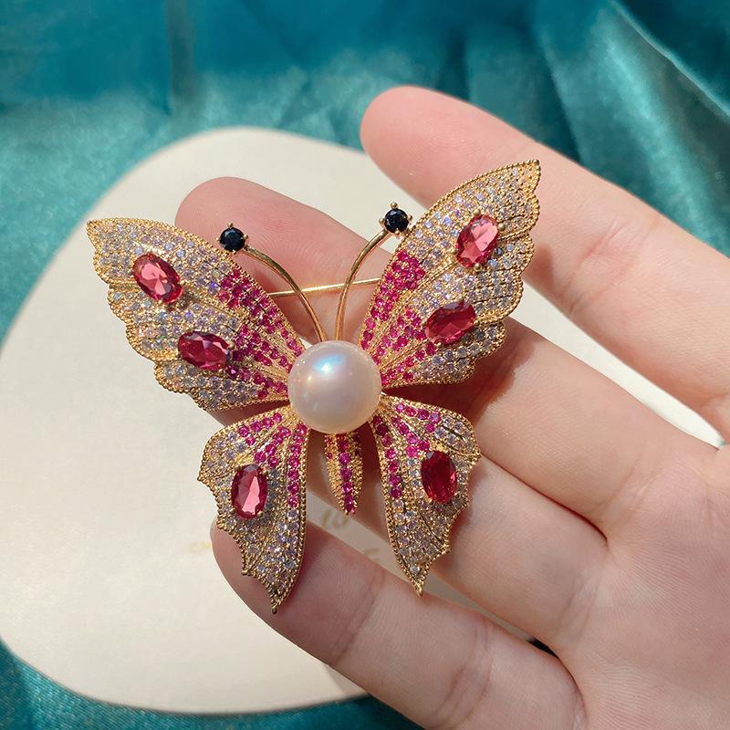 Gold-plated Copper Butterfly Brooch with Zirconia and 9-10mm Pearl Setting