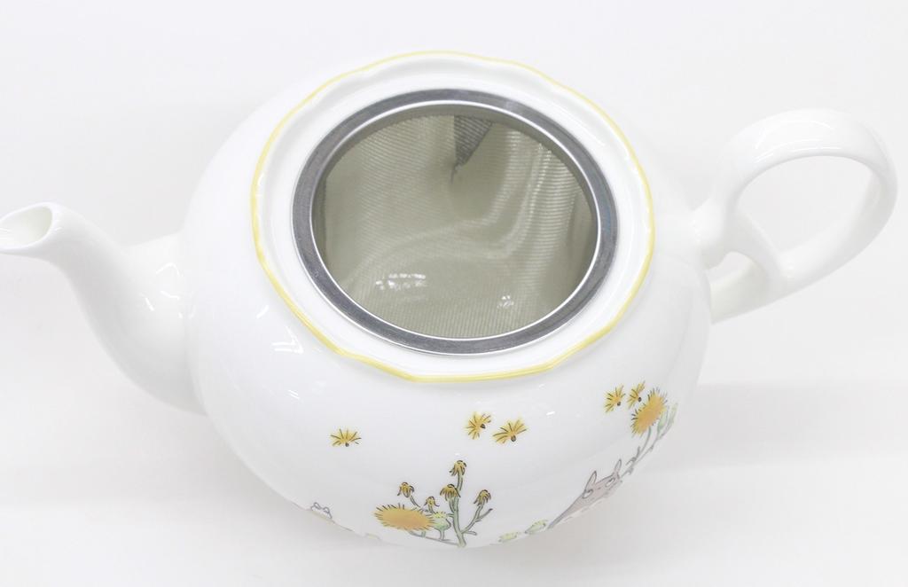 Noritake Teapot (with strainer), 600cc, My Neighbor Totoro design, microwave-safe, bone china, TT978634924-4