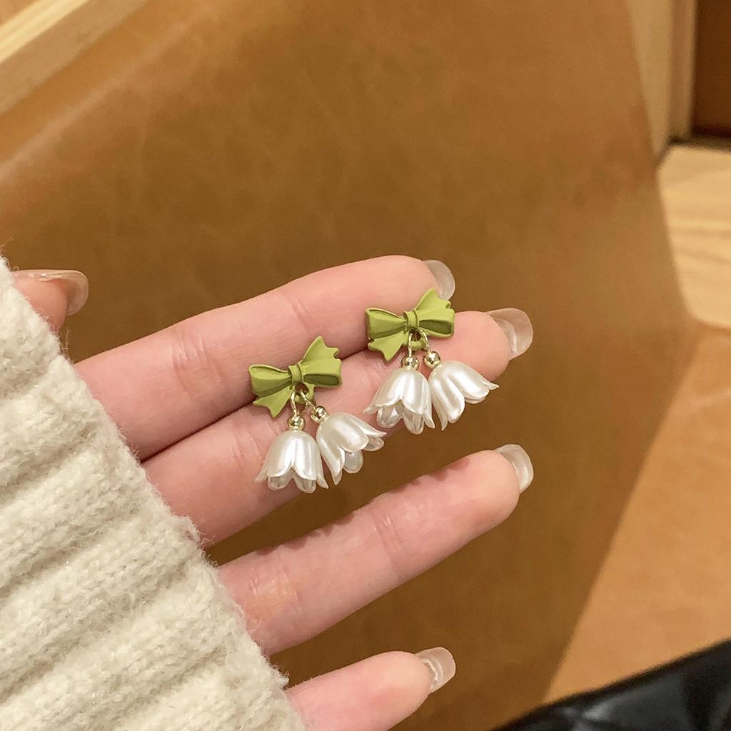 New Design Lily of The Valley Pearl Green Ear Hook for Women Fashion Elegant White Flowers Drop Earrings Wedding Party Jewelry