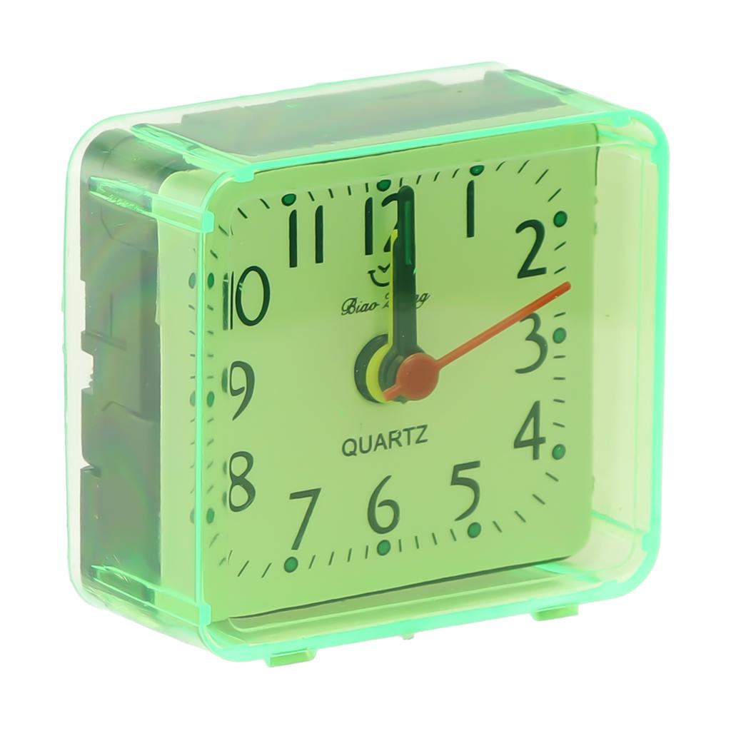 Compact Bedside Alarm Clock Battery Operated Quartz Movement with Beeping Sound Easy To Read Numbers for Daily For Wake Up
