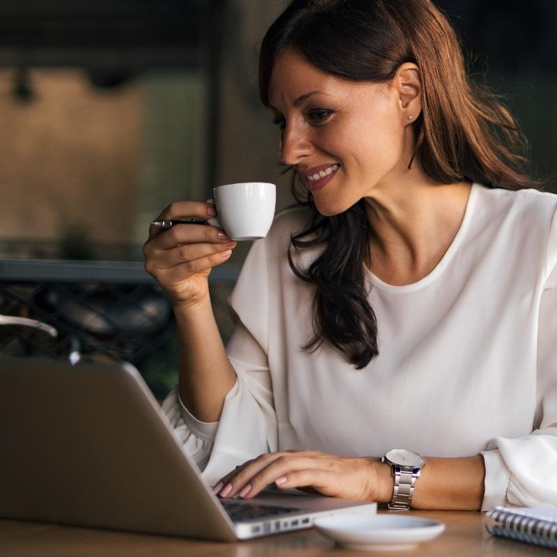 Solidny Żelazny Uchwyt na Kapsułki do Kawy z 24 Dużymi Komorami Elegancki i Nowoczesny Przechowywanie dla Miłośników Kawy Rozwiązanie do Przechowywania