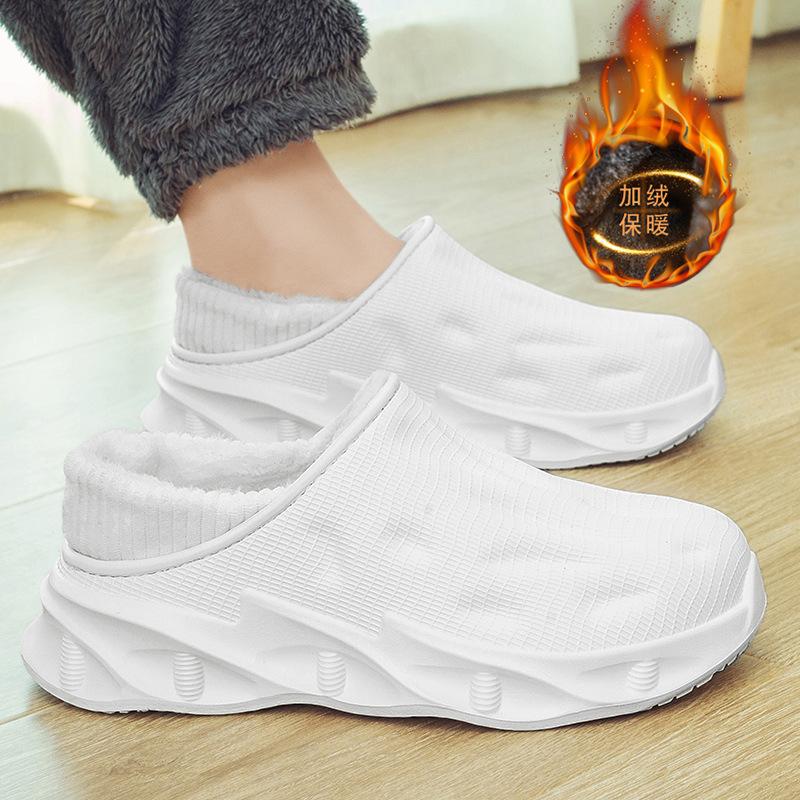 Cotton slippers men wear large size outside in winter, waterproof and piled indoors, thickened to keep warm, and a pedal bag and slippers.