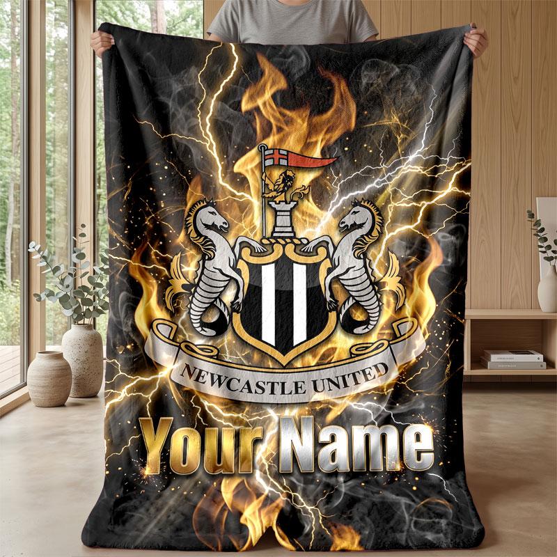 Coperta in Flanella Personalizzata con Nome Testo Newcastle United FC Logo Calcio Coperta in Pile Personalizzata Regalo Speciale per Divano Camera da Letto Casa