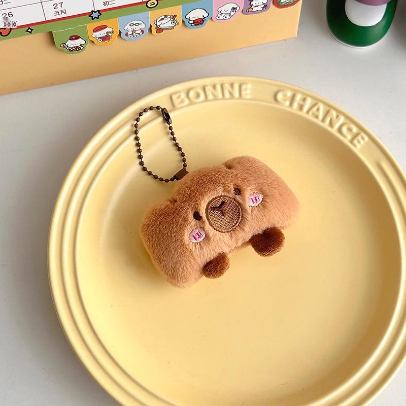 Καρτούν Καπιμπάρα Βελούδινο Μπρελόκ: Γούρι Ψωμί Λούτρινο Ζωάκι για Σακίδιο ή Δώρο.