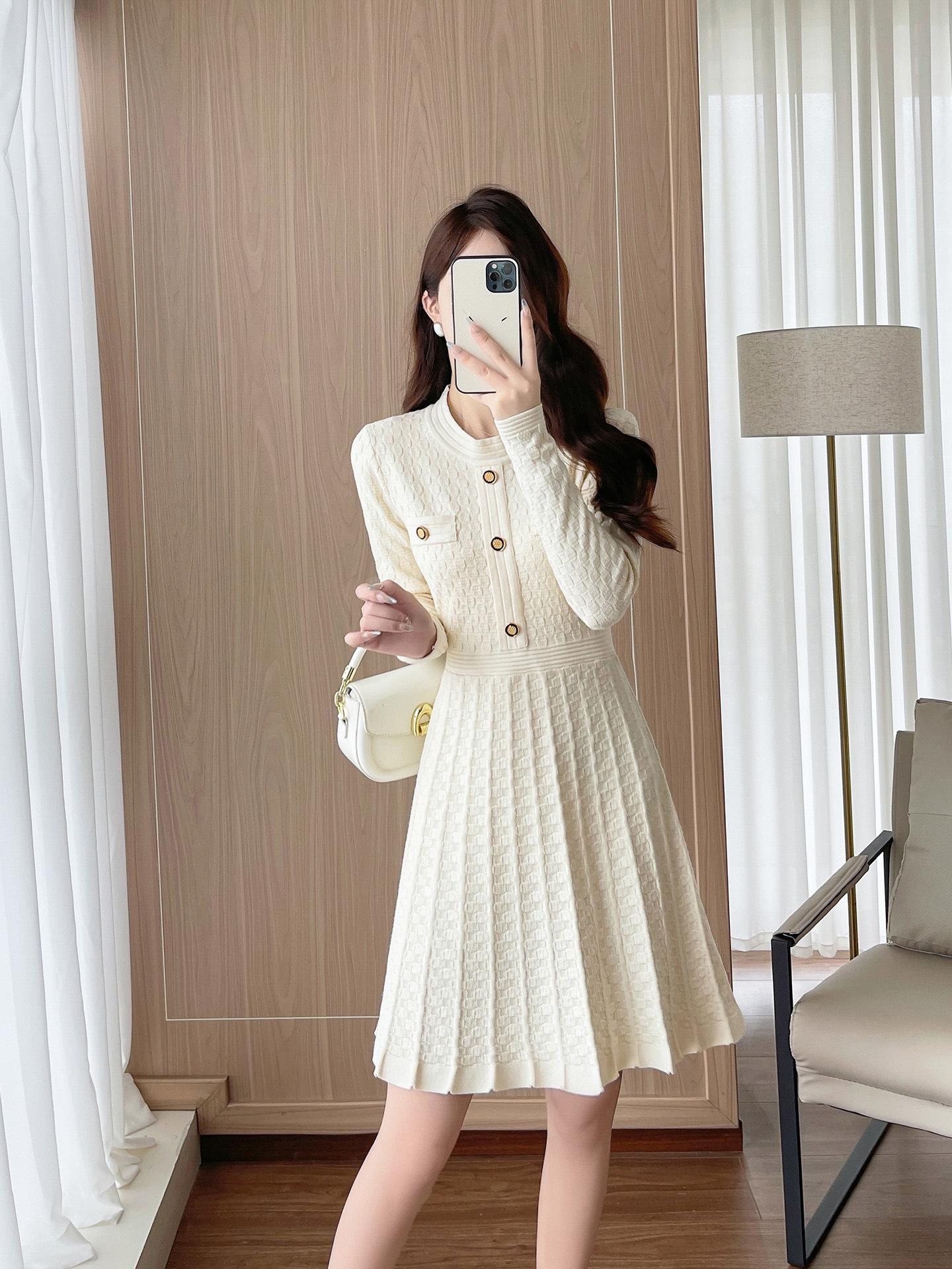 

Ранняя осень 2025 Французское платье А-силуэта с плиссировкой высокого класса Medium абрикосовый