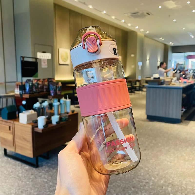 

Sports Water Cup Simple Straw Handy Cup Outdoor Portable Plastic Anti Scald Kettle 650ml розовый