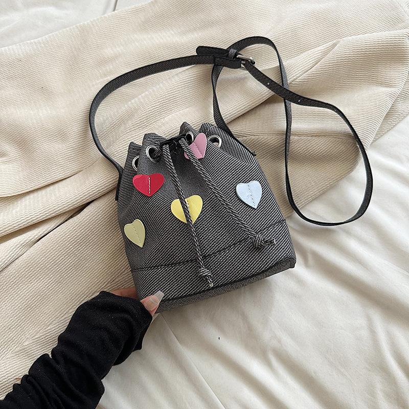 Cute peach heart small bag women's 2025 new trendy fashion mini bucket bag summer versatile shoulder messenger bag