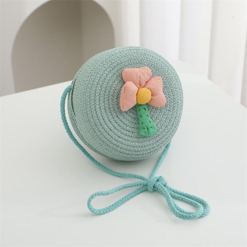 Children's Straw Woven Crossbody Bag - Small Girl's Phone and Coin Purse for Summer Outings and Seaside Trips