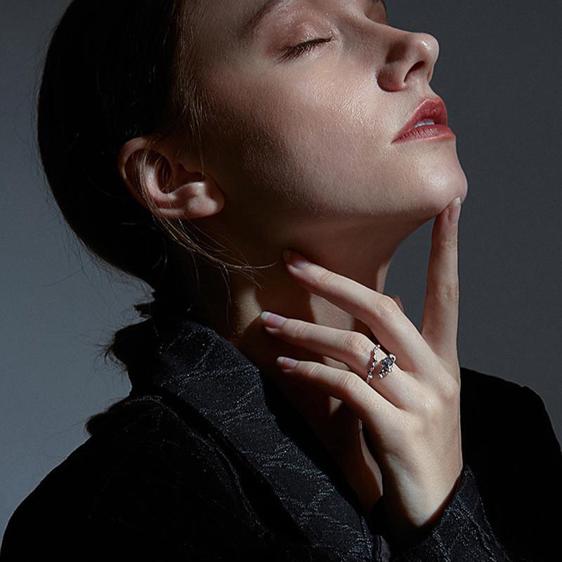 Stunning 925 Sterling Silver Irregular Ring For Women With Gemstone Embellishments Perfect For Minimalist Style