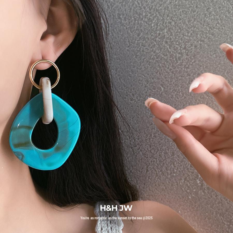 Silver needle geometric smudge resin stud earrings light luxury high-end earrings retro fashion temperament earrings design sense niche
