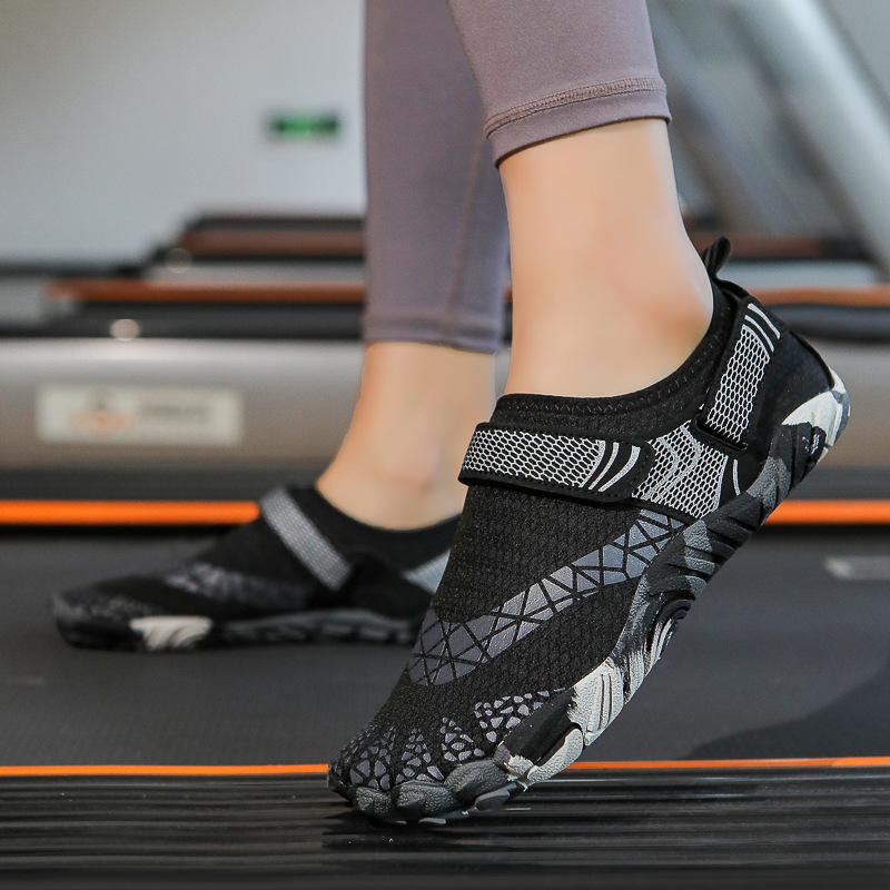 

Кімнатне фітнес взуття для йоги, спортивне антиковзне для скакалки, спеціальна м яка підошва, що амортизує та не створює шуму, жіноче для танців 39