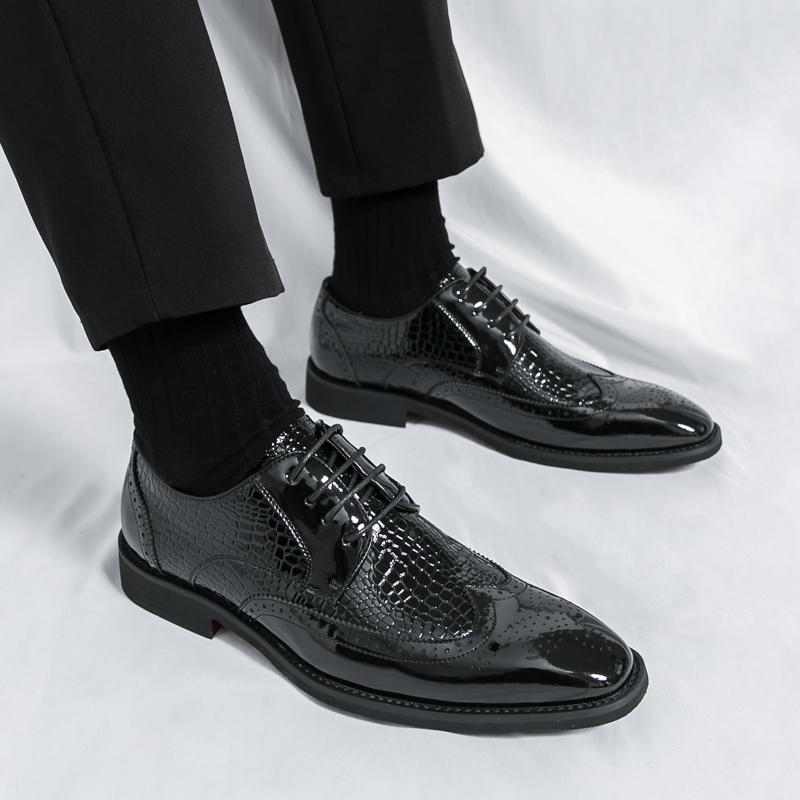 Men Brogues Wedding Dress Dance Shoes Black Brock Carved Leather Shoes Business Formal Shoes Tuxedo Prom Blazers Shoes Large Size