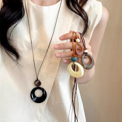 Resin Round Hollow Pendant Necklaces for Women Vintage Long Rope Sweater Chain Necklaces Niche Party Jewelry Accessories
