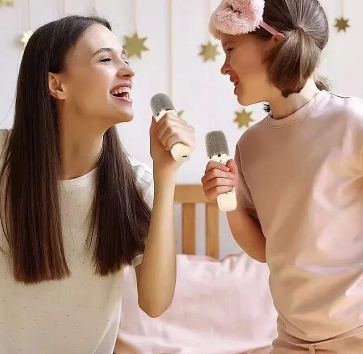 Zestaw Karaoke Bezprzewodowy Przenośny 2X Mikrofon + Głośnik Bluetooth Rgb