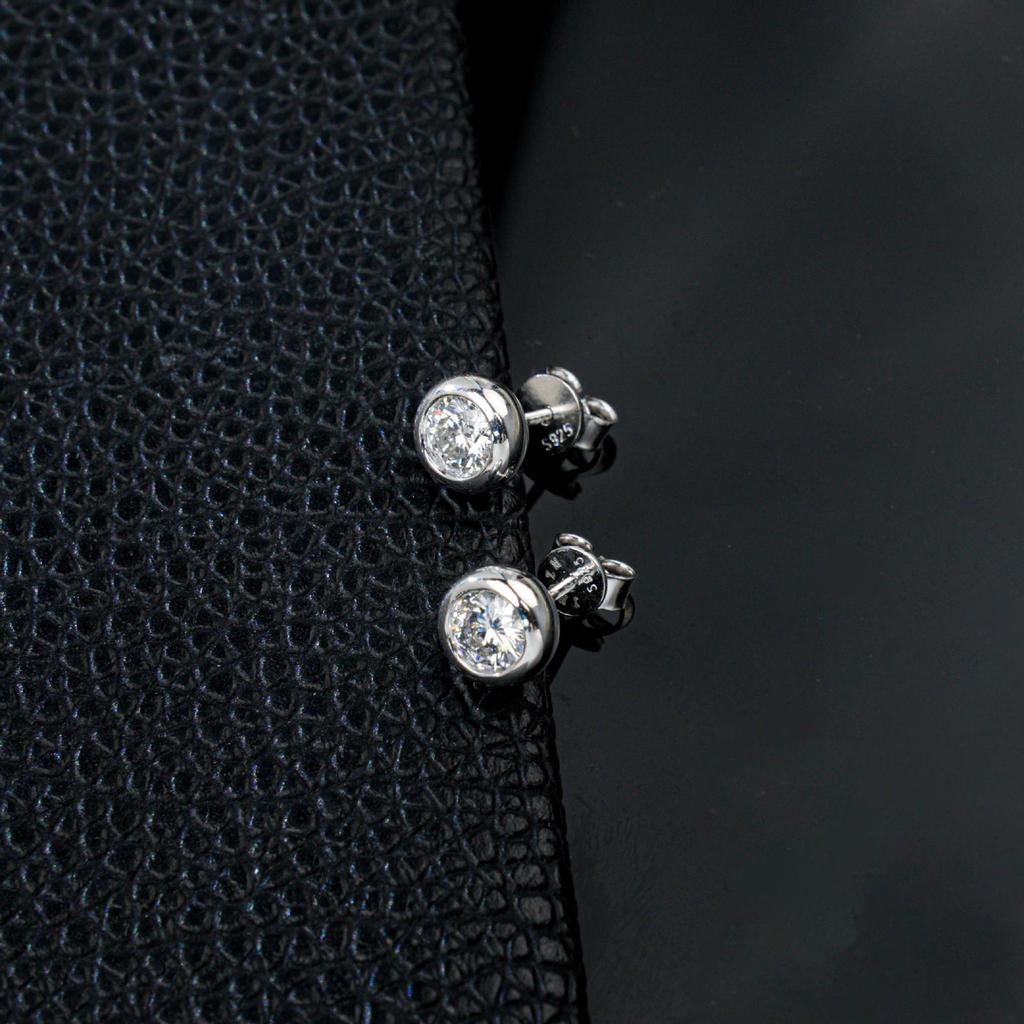 S925 Sterling Silver Round Diamond Stud Earrings for Women - Simple & Versatile Everyday Fashion