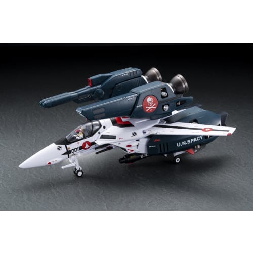 Super Dimension Fortress Macross: Do You Remember Love? 1/60 Scale Fully Transformable VF-1S Strike Valkyrie (Hikaru Ichijo) Movie Ver. Pre-painted Fi