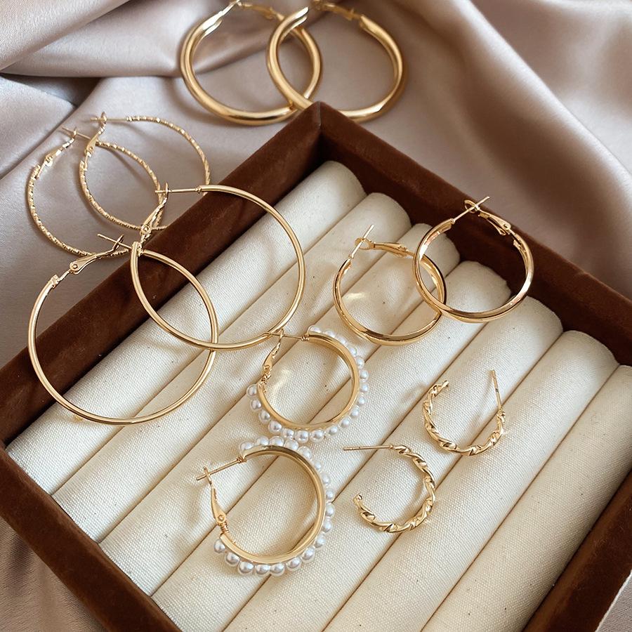 Двенадцать Штук Геометрические Серебряные Серьги-Кольца с Имитацией Жемчуга - Универсальные Серьги Нишевого Европейского и Американского Стиля