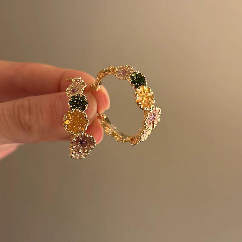 Elegant Multicolor Flower Hoop Earrings - Trendy & Versatile Fashion Accessories