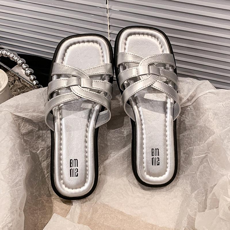 Summer Soft Flat-bottomed Flip-flops Women's Casual Shoes Versatile Flip-flops Beach Slippers