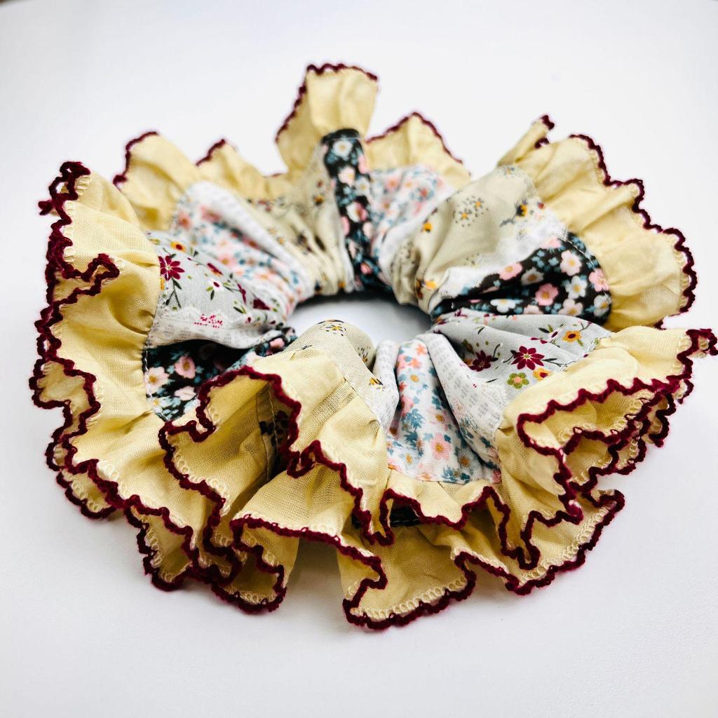 Korean Retro Floral Red Overlock Scrunchie - Elegant Hair Tie for Women