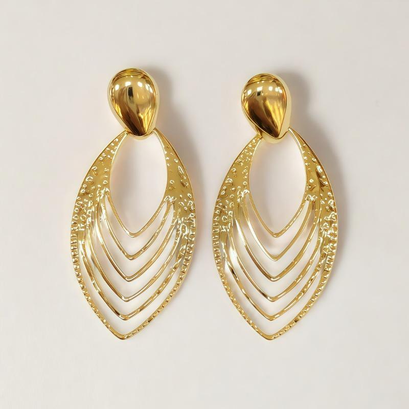 Golden Strand Leaf Earrings, Titanium Steel Gold-plated Non-fading Earrings.