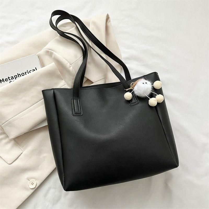 

Trendy Korean Style Womens Shoulder Bag Spacious Fashion Tote Bag For Everyday Use Without Pendant