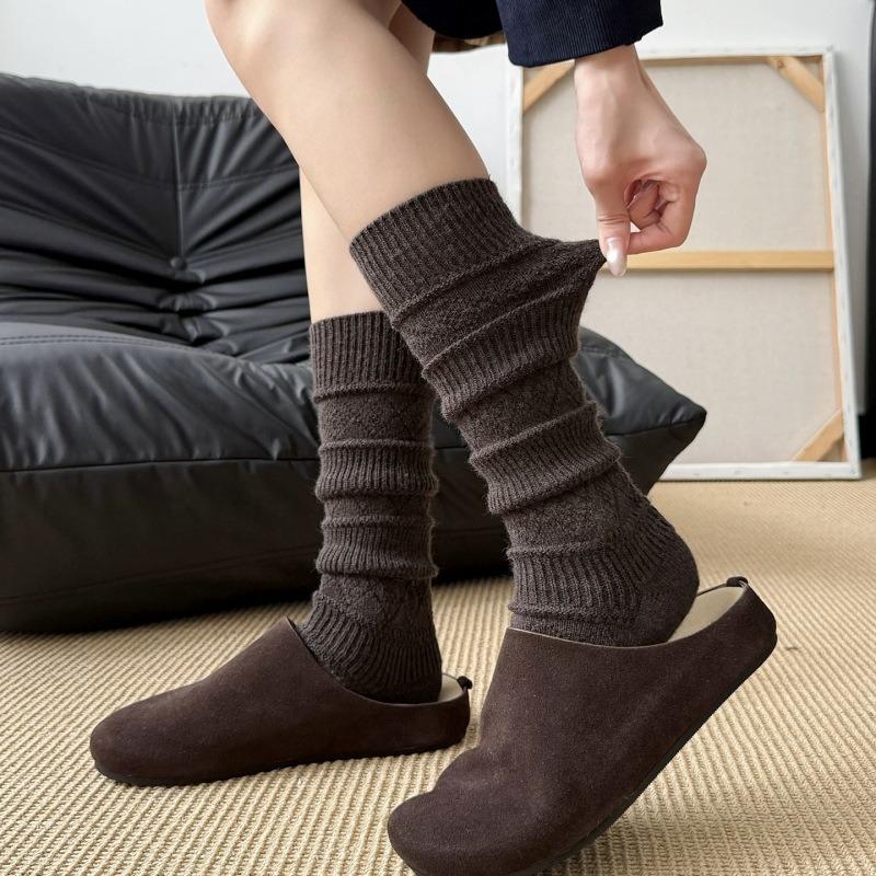Winter and Autumn Checkered Dark Patterned Calf Socks, Warm and Slimming. Calf Socks for Children, Thick Wool Long Socks. College Style.