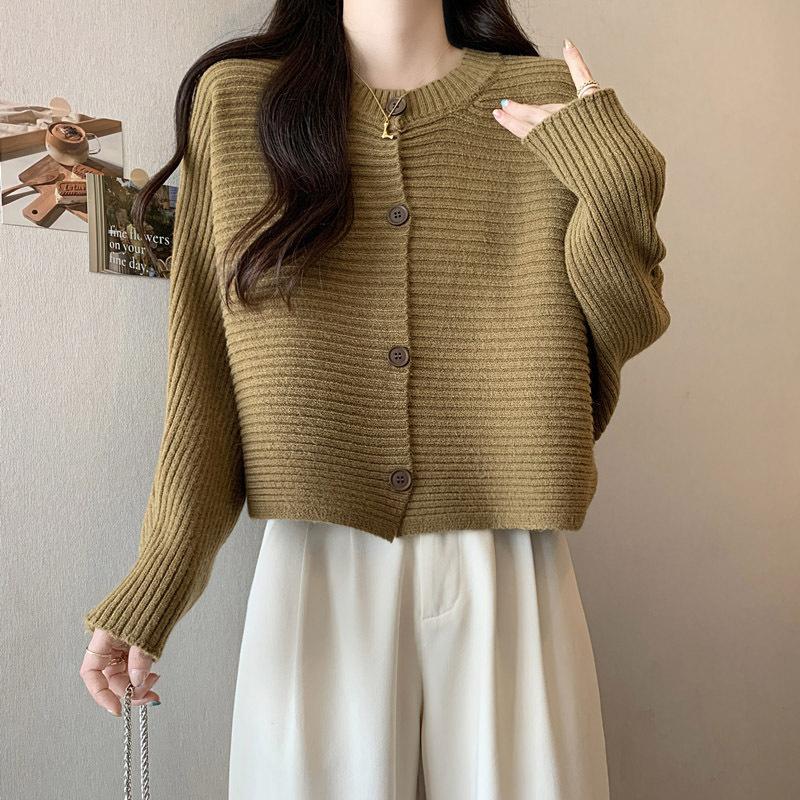 Bat Sleeve Knitted Cardigan for Women In Autumn Paired with Korean Style One Neck Loose Sweater and Short Jacket
