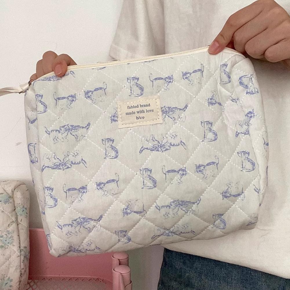 Women Quilted Checkered Makeup Bag Portable Cosmetic Storage Bag Lightweight Lady Makeup Bag Purse Toiletry Zipper Storage Pouch