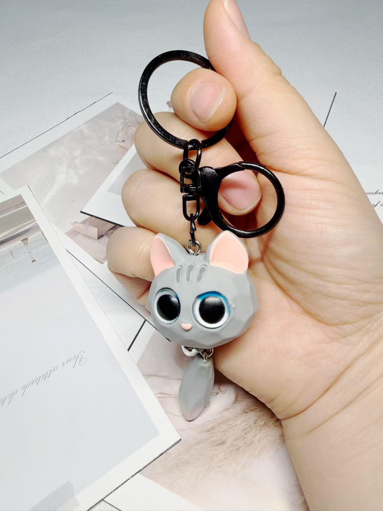 3D Big-Eyed Cat Head Cartoon Resin Figurine Couple Keychain Pendant - Cute Gift