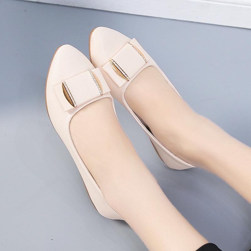 Flat sole single shoes for women in spring autumn tyle with shallow mouth soft sole pointed toe fashionable simple women's shoes