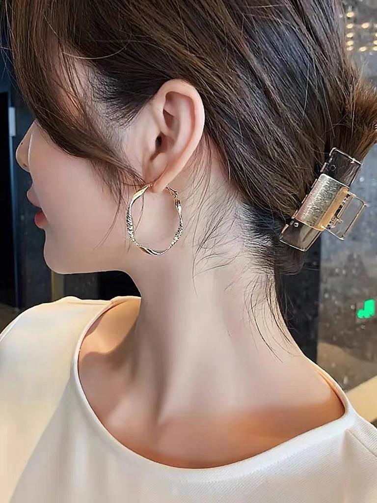 Exquisite silky texture design earrings elegant shape jewelry holiday party gifts for ladies