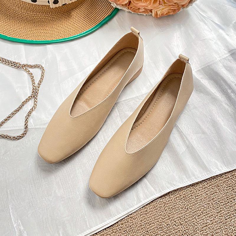 2026 Cowhide Soft Sole Women's Flats: Comfortable, Breathable, Low Heel Square Toe, Shallow Cut, No-Rub Design